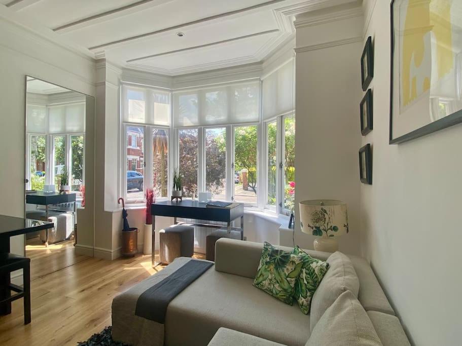 Interior Designed Flat Near Kew Botanical Gardens Apartment Londra Exterior foto