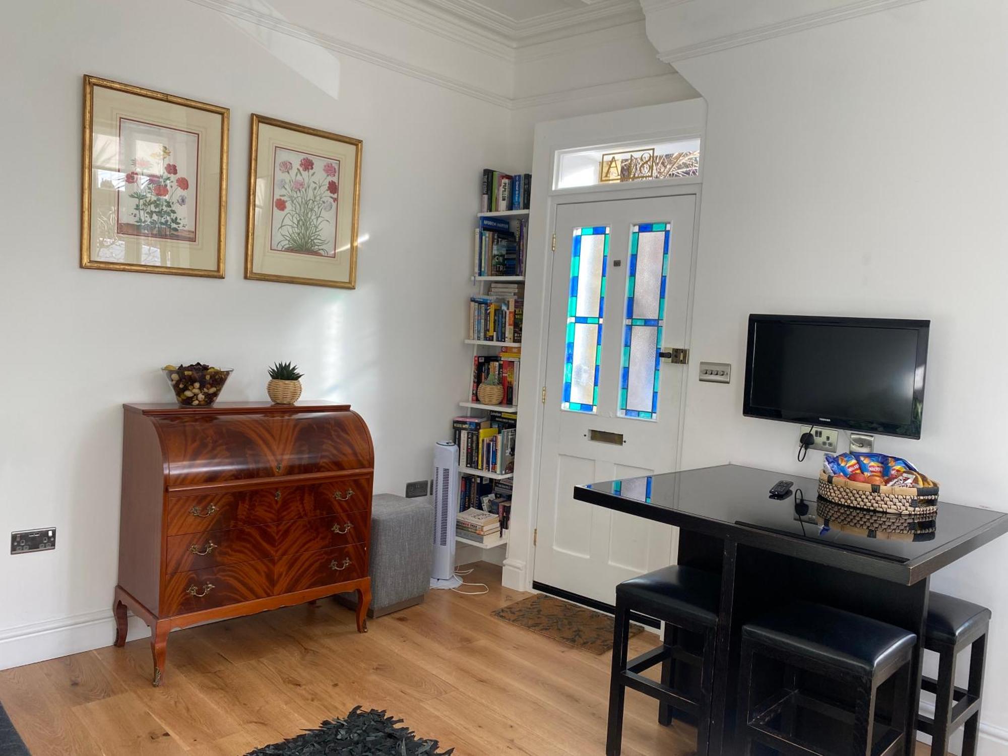 Interior Designed Flat Near Kew Botanical Gardens Apartment Londra Exterior foto